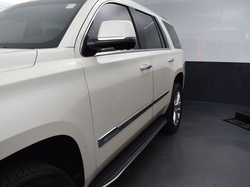 Used 2015 Cadillac Escalade Luxury image 39