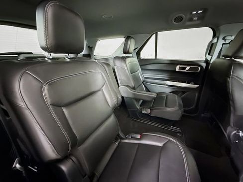 Used 2022 Ford Explorer XLT w/ Equipment Group 202A image 28