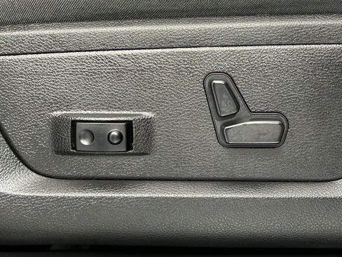 Used 2025 RAM 3500 Laramie AWD/4WD image 12