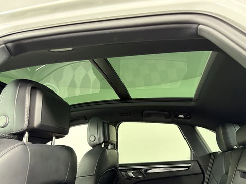 Certified 2023 Porsche Macan AWD/4WD image 19