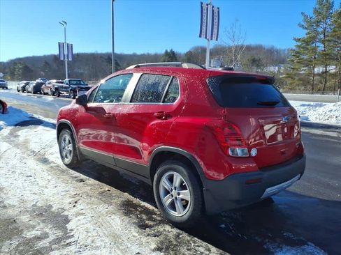 Used 2016 Chevrolet Trax LT w/ LT Convenience Package image 4
