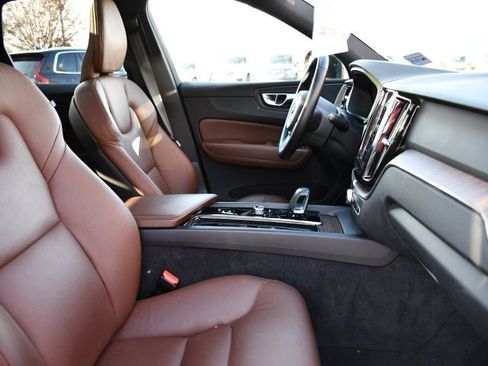 Used 2023 Volvo XC60 B5 Plus w/ Climate Package image 21