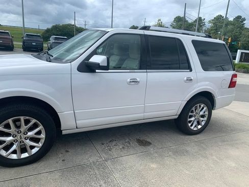 Used 2015 Ford Expedition Limited w/ Equipment Group 301A RWD image 3