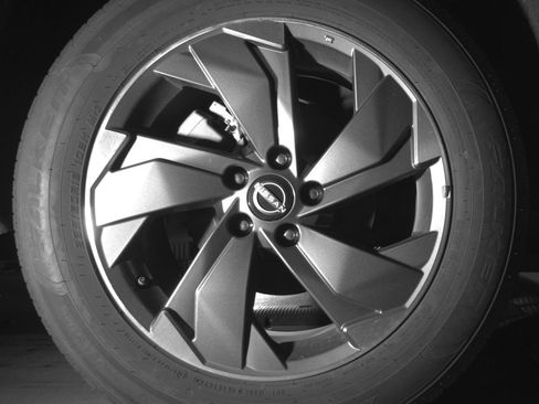 Used 2025 Nissan Rogue SV image 15