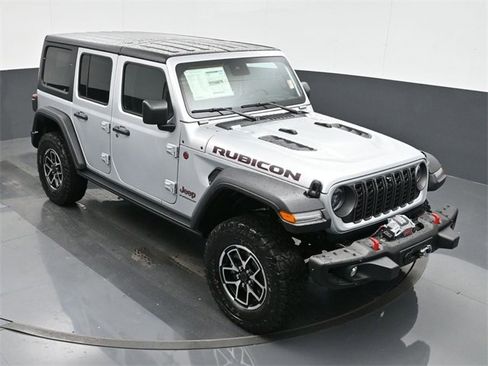 Used 2024 Jeep Wrangler Unlimited Rubicon w/ Capability Package image 32