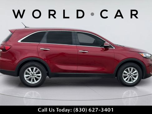 Used 2020 Kia Sorento LX FWD image 2