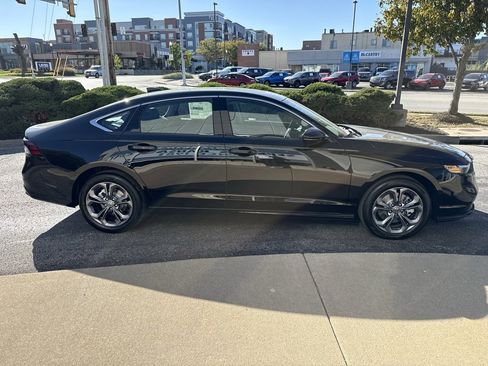 New 2025 Honda Accord EX-L image 4