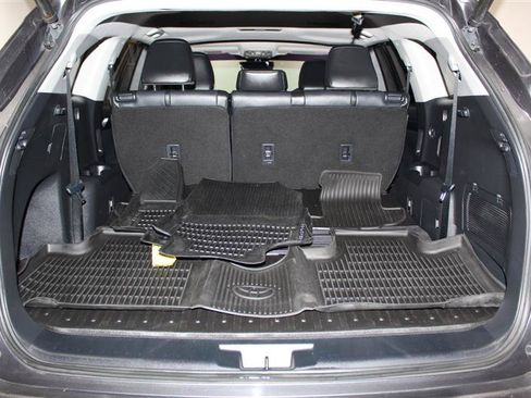 Used 2021 Toyota Highlander XLE AWD/4WD image 36