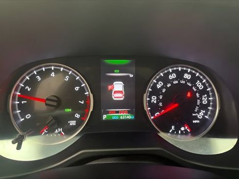 Used 2021 Toyota RAV4 XLE Premium AWD/4WD image 8