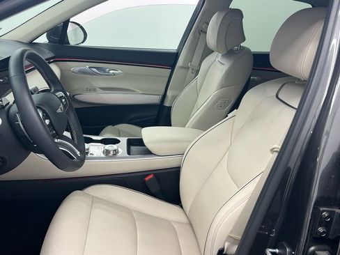 Used 2026 Genesis GV70 2.5T Advanced image 8