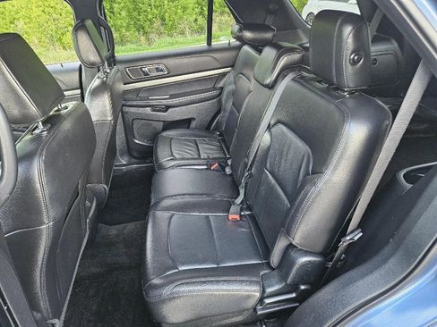 Used 2018 Ford Explorer XLT w/ Equipment Group 202A AWD/4WD image 16