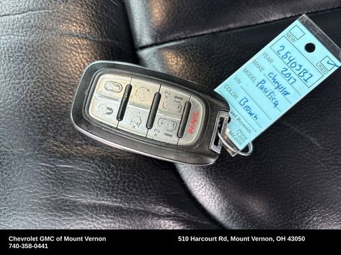 Used 2017 Chrysler Pacifica Touring-L image 29