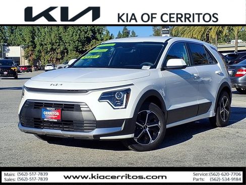 Used 2025 Kia Niro LX image 1