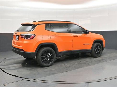 New 2026 Jeep Compass Latitude image 3