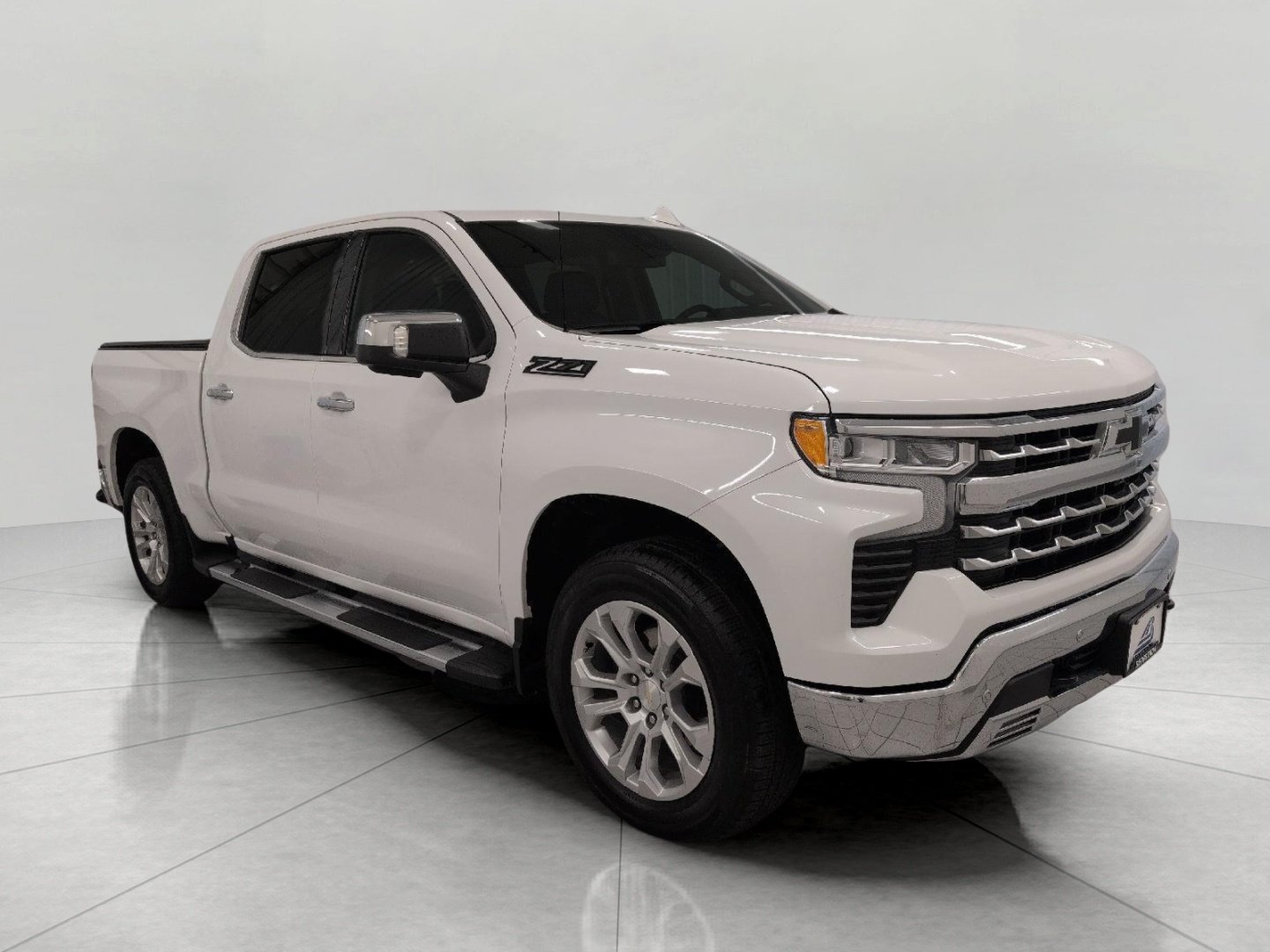 Used 2023 Chevrolet Silverado 1500 LTZ AWD/4WD image 1