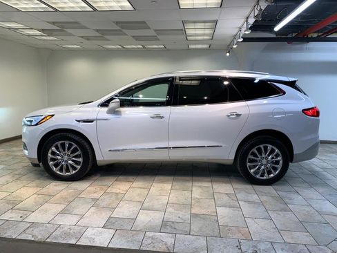 Used 2020 Buick Enclave Premium w/ Sun and Sites Package AWD/4WD image 10