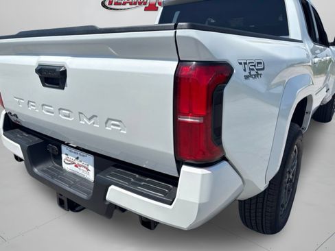 Used 2026 Toyota Tacoma TRD Sport AWD/4WD image 31