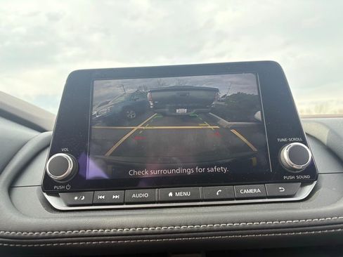 Used 2023 Nissan Rogue SV image 6