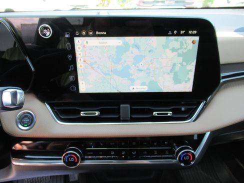 Used 2025 Chevrolet Equinox ACTIV w/ Safety and Technology Package image 28