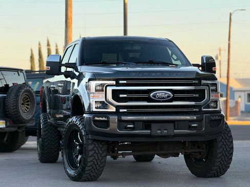 Used 2020 Ford F250 Platinum w/ FX4 Off-Road Package image 2