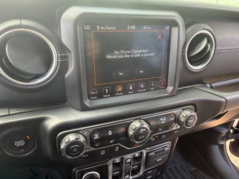 Used 2019 Jeep Wrangler Unlimited Sahara w/ Quick Order Package 24M Moab AWD/4WD image 31