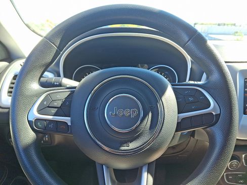 Used 2019 Jeep Compass Sport image 18