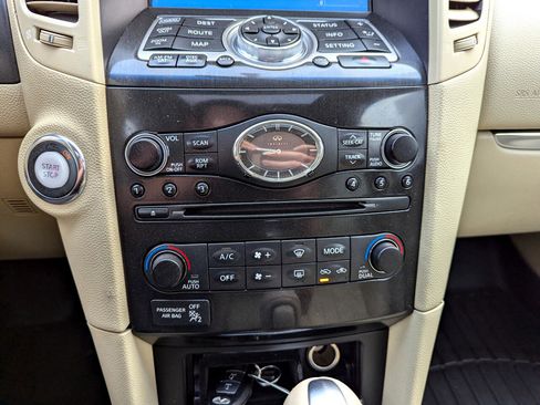 Used 2010 INFINITI FX35 AWD w/ Navigation Pkg image 24