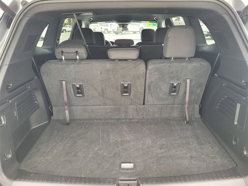 Used 2025 GMC Acadia Elevation image 10