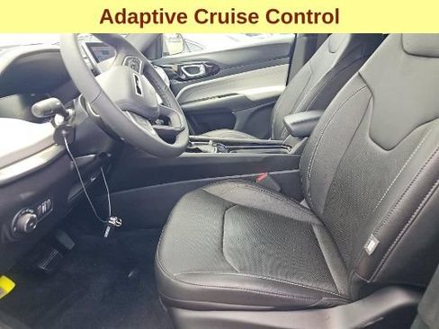 Used 2025 Jeep Compass Limited w/ Elite Group AWD/4WD image 10