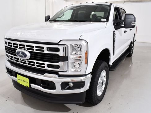 New 2026 Ford F350 XLT w/ FX4 Off-Road Package AWD/4WD image 2