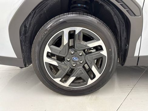 Certified 2025 Subaru Forester Limited image 9