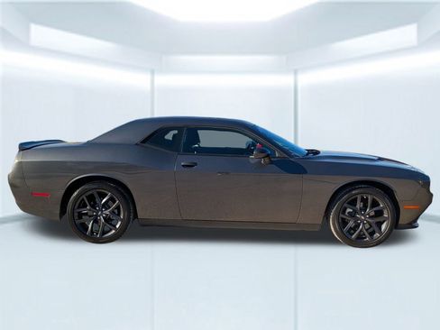Used 2023 Dodge Challenger SXT w/ Blacktop Package image 7