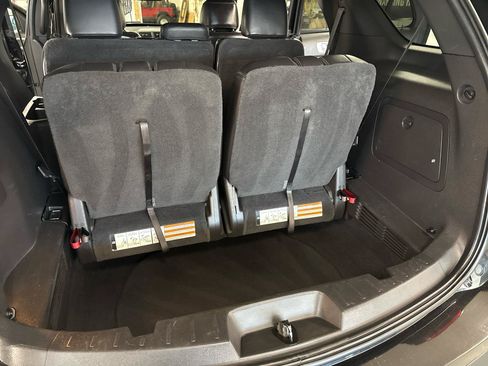 Used 2015 Ford Explorer XLT w/ Equipment Group 202B AWD/4WD image 38