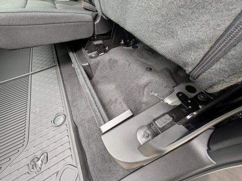 New 2026 RAM 1500 4x4 Crew Cab image 19