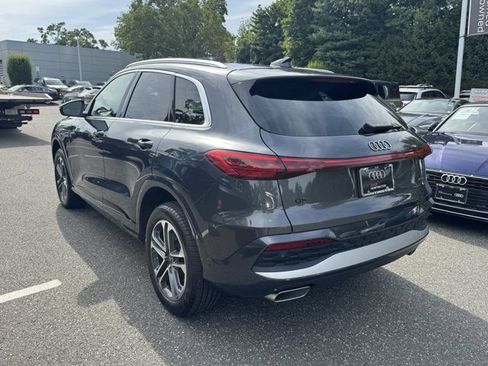 Used 2025 Audi Q5 Premium w/ Convenience Package AWD/4WD image 7