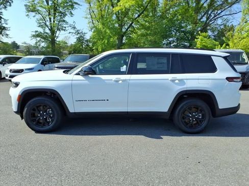 New 2026 Jeep Grand Cherokee L 4WD image 8