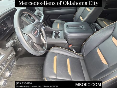 Used 2024 GMC Yukon AT4 w/ Technology Package AWD/4WD image 12