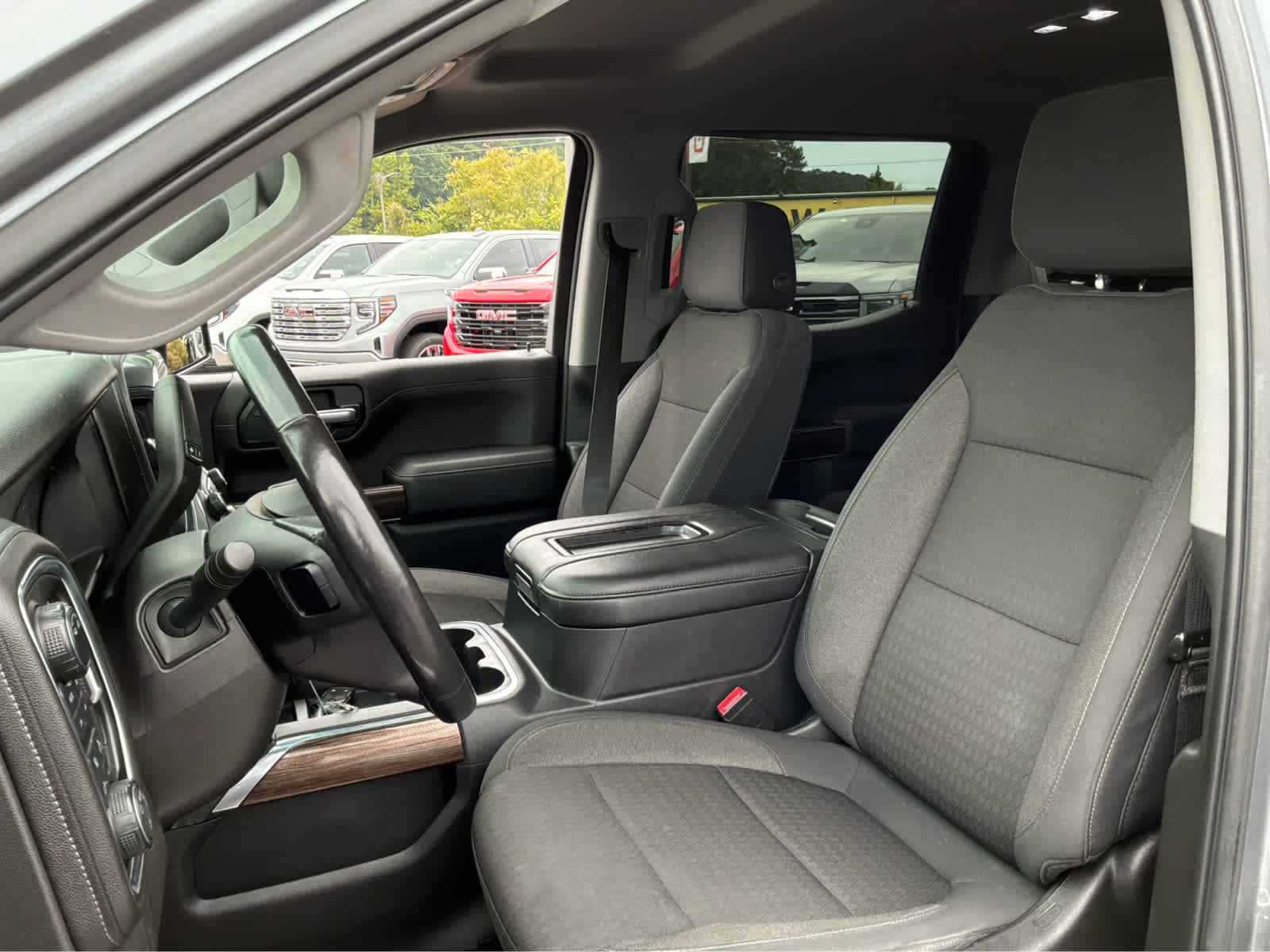 Used 2020 Chevrolet Silverado 1500 RST AWD/4WD image 12