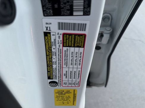 Used 2021 Toyota Highlander XSE FWD image 36