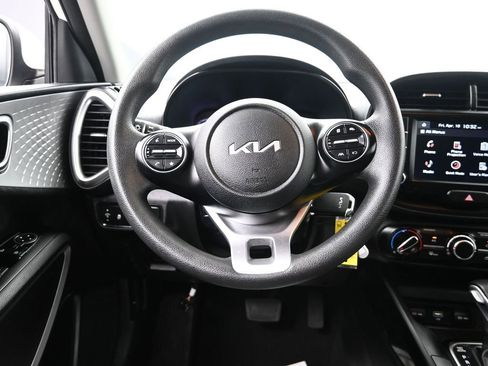 Used 2023 Kia Soul LX w/ LX Technology Package FWD image 29
