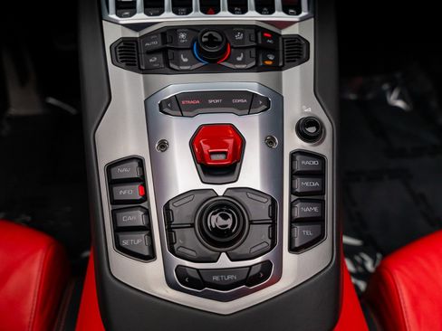 Used 2015 Lamborghini Aventador LP 700-4 image 68