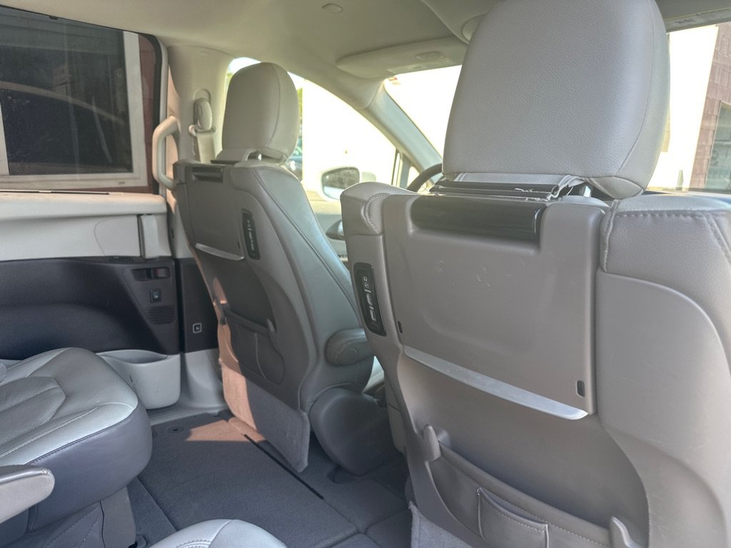 Used 2017 Chrysler Pacifica Touring-L Plus w/ Advanced Safetytec Group FWD image 12