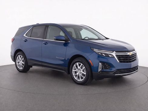 Used 2024 Chevrolet Equinox LT FWD image 2
