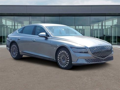 New 2023 Genesis G80 Base image 1