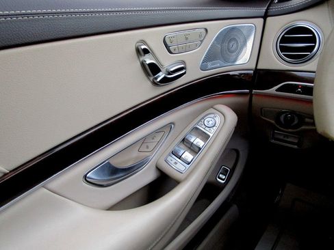 Used 2018 Mercedes-Benz S 560 4MATIC Sedan image 34