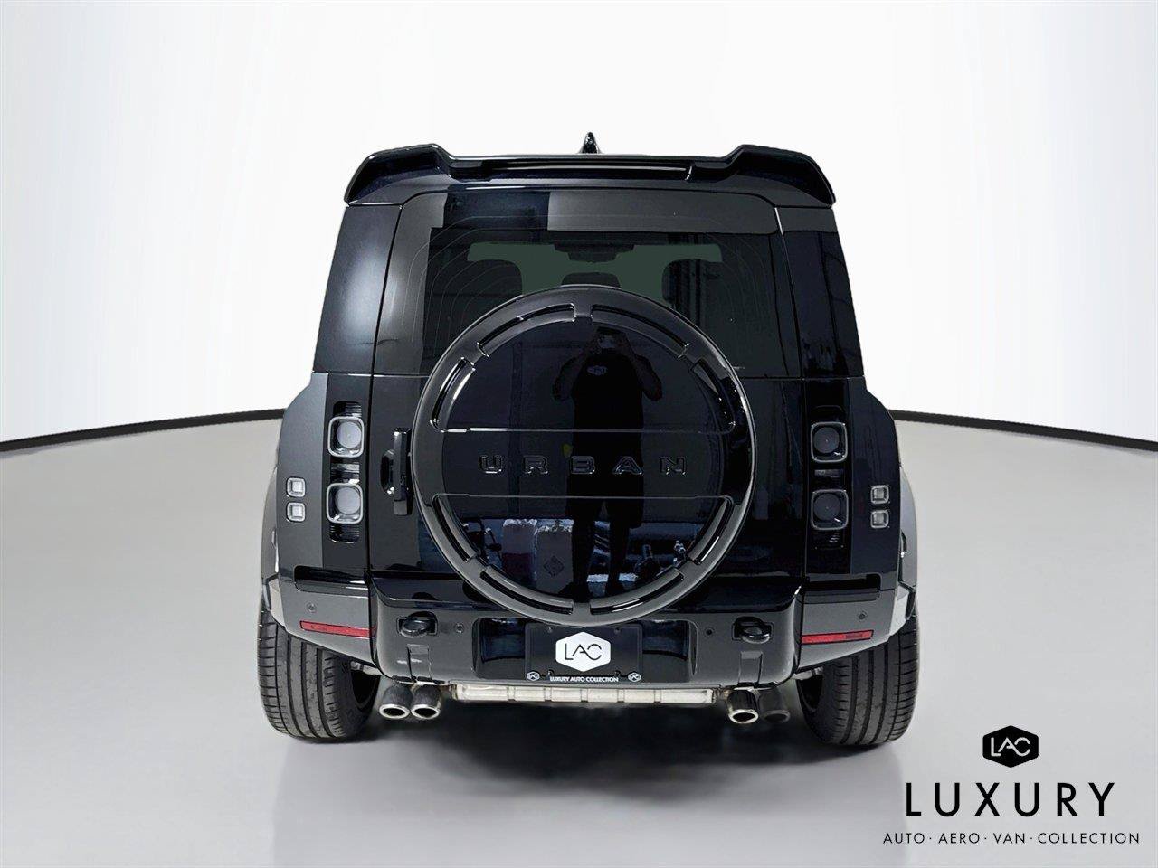Used 2025 Land Rover Defender 110 V8 AWD/4WD image 6