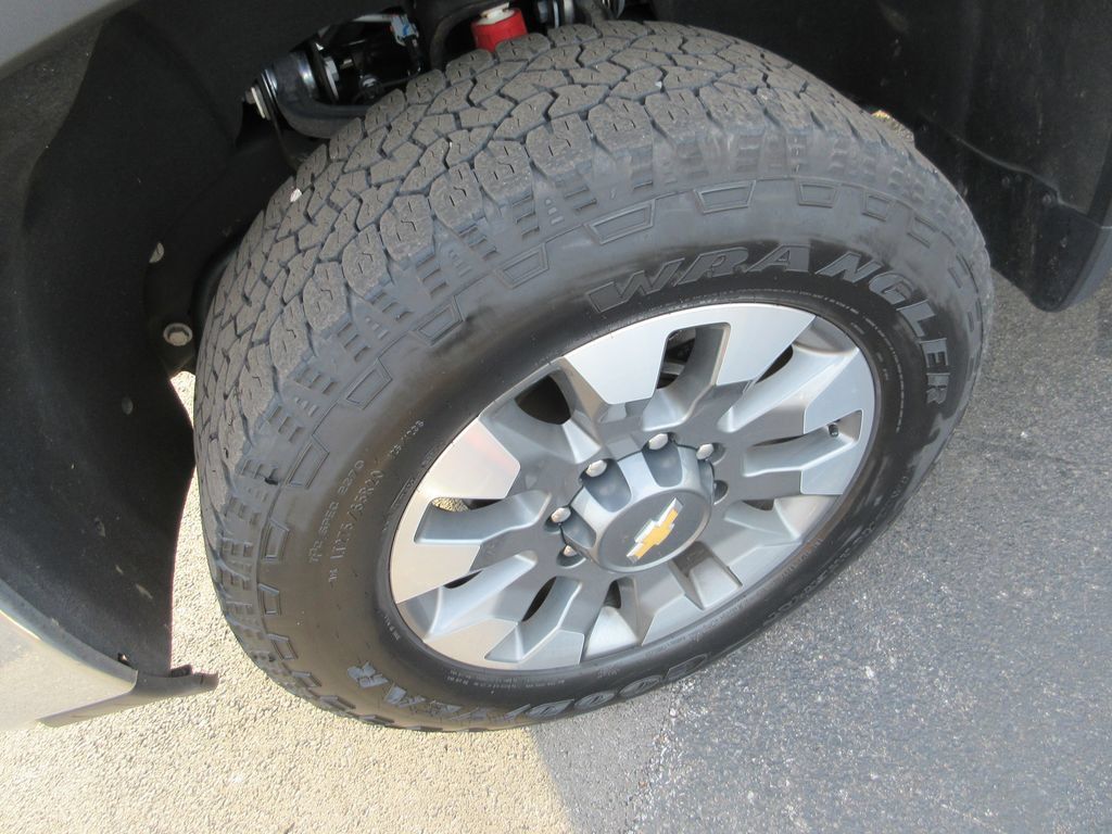 Certified 2025 Chevrolet Silverado 2500 LT w/ Texas Edition AWD/4WD image 16