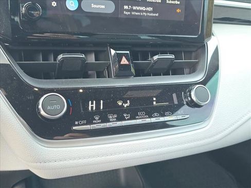 Used 2024 Toyota Corolla SE image 14