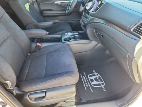 Used 2022 Honda Pilot Sport image 13