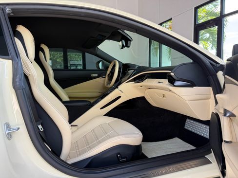 Used 2022 Ferrari Roma RWD image 30